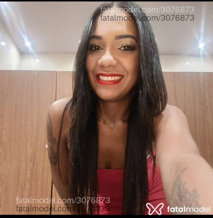 Acompanhante mulher morena (o) de olhos castanhos - Vicky