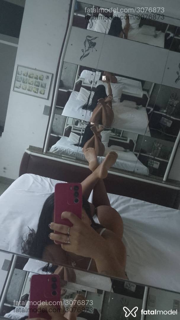 Acompanhante mulher morena (o) de olhos castanhos - Vicky