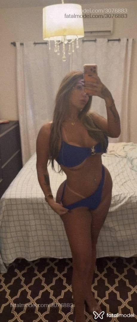 Acompanhante mulher trans loira (o) de olhos castanhos - Isadora Tavares