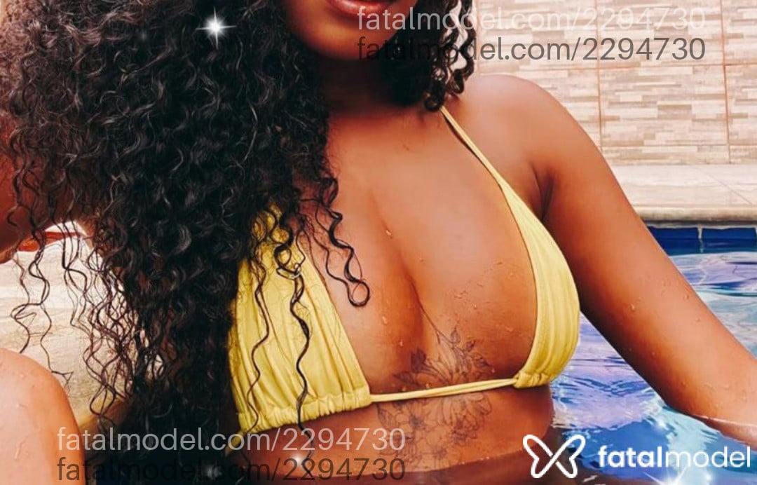 Acompanhante mulher morena (o) de olhos mel - Talita
