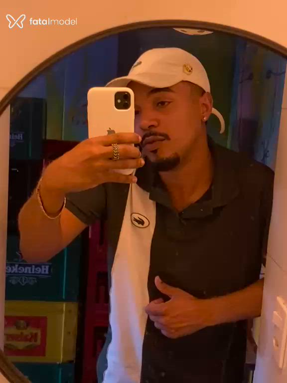 Acompanhante homem morena (o) de olhos castanhos - Assis