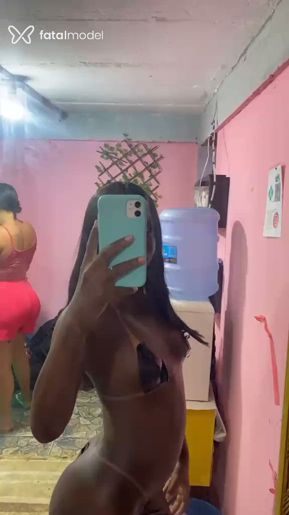 Acompanhante mulher trans com cabelo castanho de olhos pretos - Mellvynia Acompanhante mulher trans com cabelo castanho de olhos pretos - Mellvynia