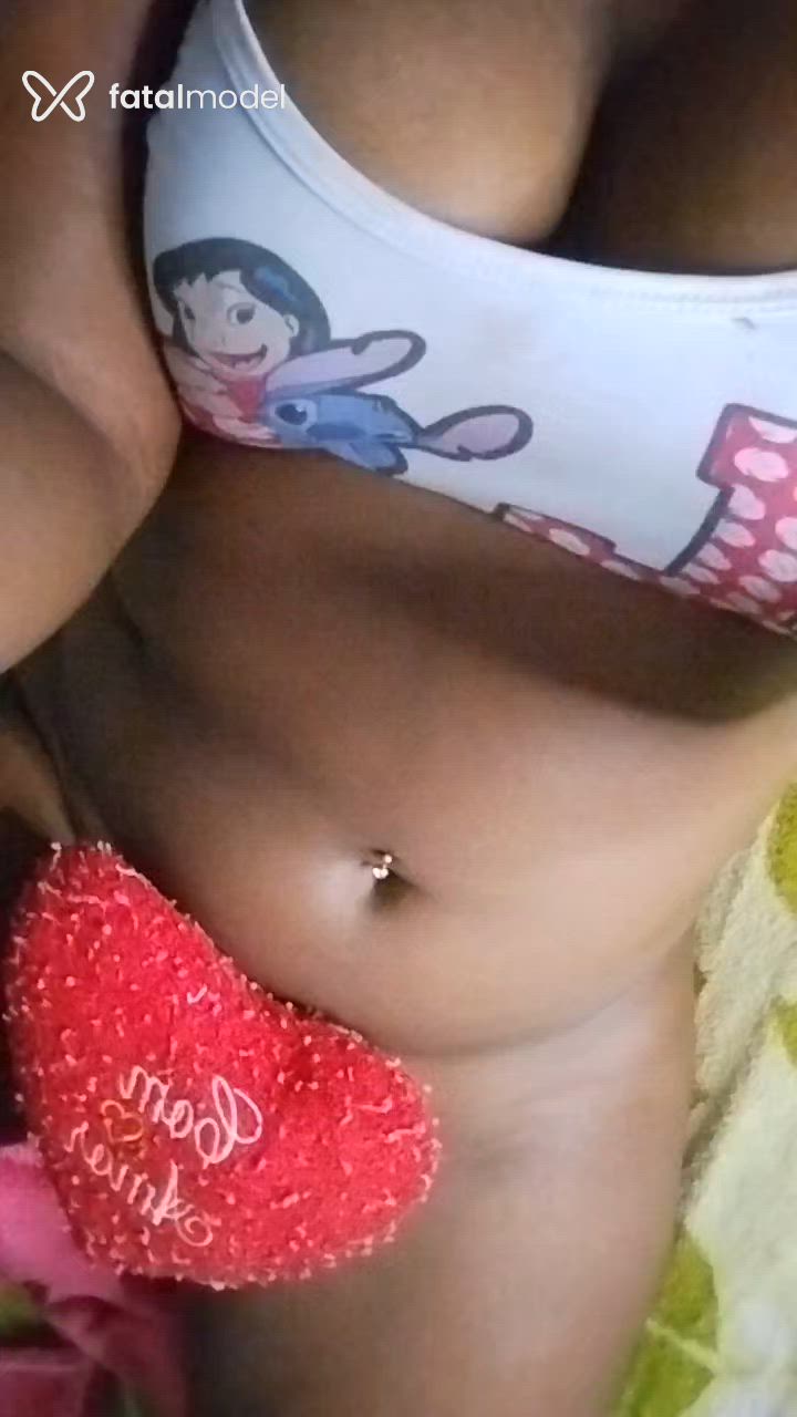 Acompanhante mulher morena (o) de olhos castanhos - Aicha