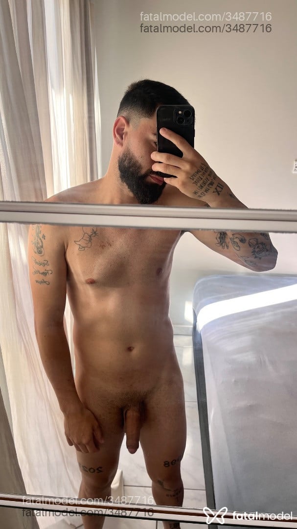 Acompanhante homem morena (o) de olhos castanhos - Lucas Silva Acompanhante homem morena (o) de olhos castanhos - Lucas Silva