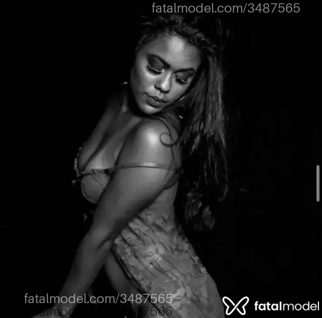Acompanhante mulher morena (o) de olhos castanhos - Nicolly Brum