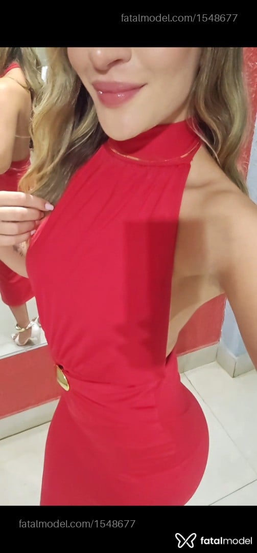 Acompanhante mulher loira (o) de olhos castanhos - Marcela