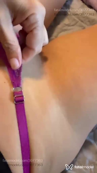 Acompanhante mulher com cabelo castanho de olhos castanhos em Blumenau Acompanhante mulher com cabelo castanho de olhos castanhos em Blumenau - Michella
