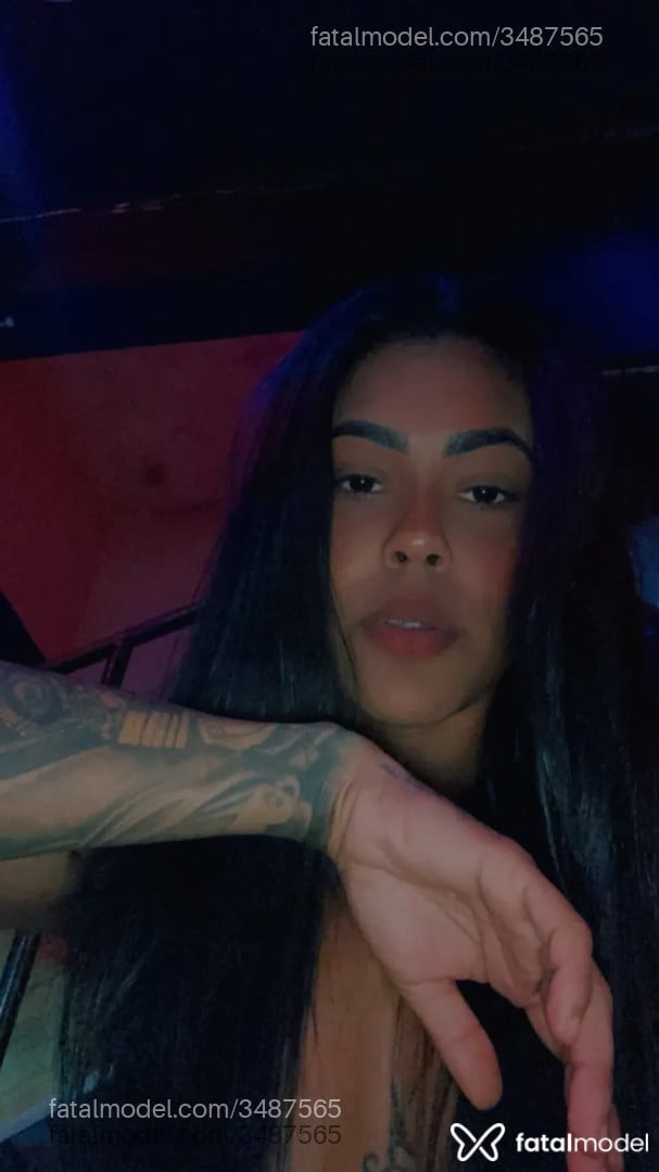 Acompanhante mulher morena (o) de olhos castanhos - Nicolly Brum