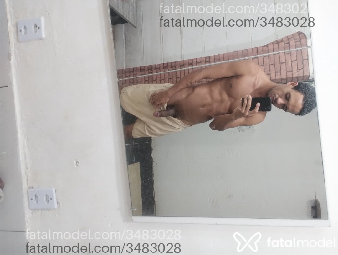 Acompanhante homem morena (o) de olhos castanhos - Matheus