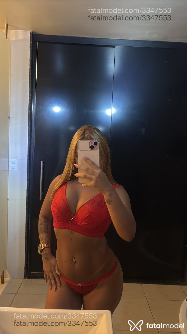 Acompanhante mulher loira (o) de olhos pretos - Larissa Milena Acompanhante mulher loira (o) de olhos pretos - Larissa Milena