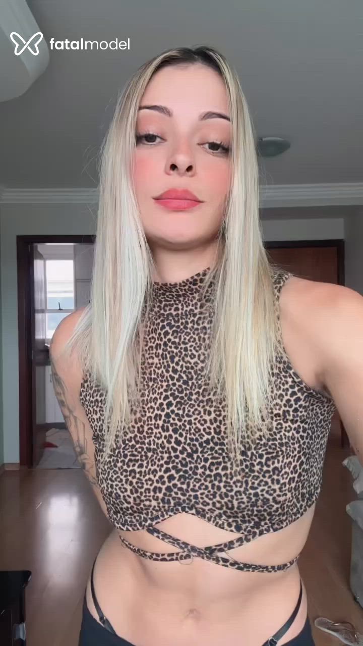 Acompanhante mulher loira (o) de olhos verdes - Lady Rubi