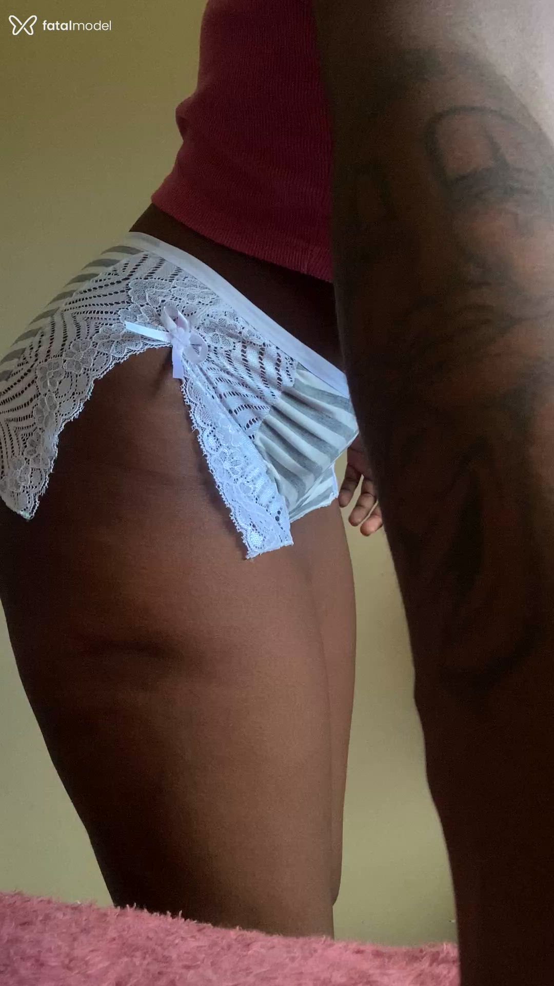 Acompanhante mulher com cabelo castanho de olhos pretos - Ana Flavia