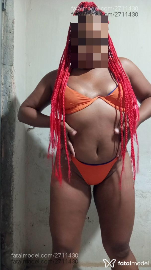 Acompanhante mulher ruiva (o) de olhos castanhos - Thaís