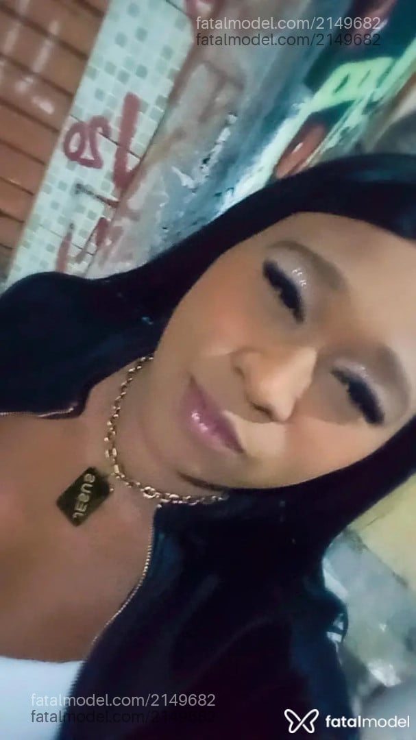 Acompanhante mulher morena (o) de olhos pretos - Jennifer