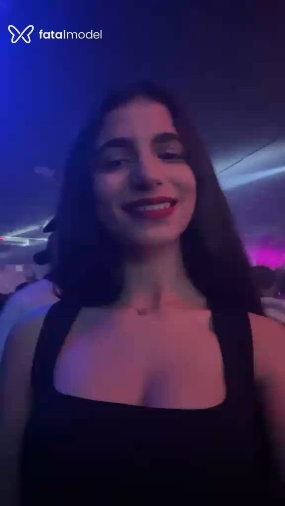 Acompanhante mulher com cabelo castanho de olhos castanhos - Gabriela Oliveira Acompanhante mulher com cabelo castanho de olhos castanhos - Gabriela Oliveira