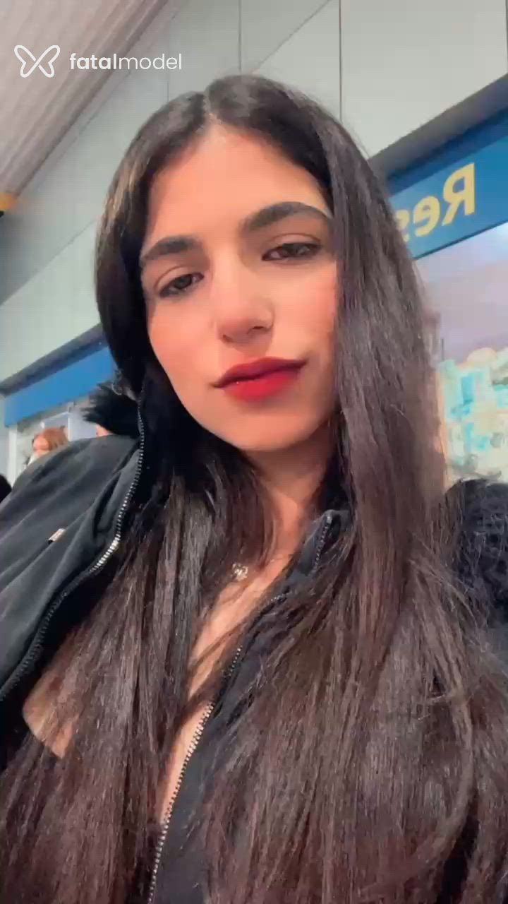 Acompanhante mulher com cabelo castanho de olhos castanhos - Gabriela Oliveira Acompanhante mulher com cabelo castanho de olhos castanhos - Gabriela Oliveira