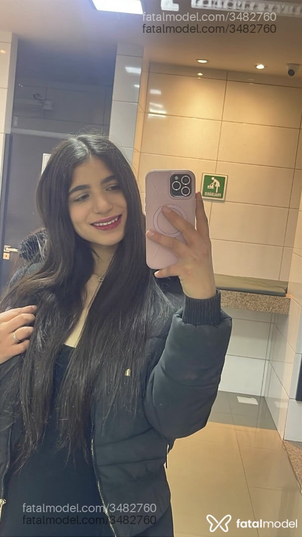 Acompanhante mulher com cabelo castanho de olhos castanhos - Gabriela Oliveira Acompanhante mulher com cabelo castanho de olhos castanhos - Gabriela Oliveira