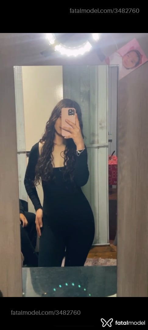 Acompanhante mulher com cabelo castanho de olhos castanhos - Gabriela Oliveira Acompanhante mulher com cabelo castanho de olhos castanhos - Gabriela Oliveira