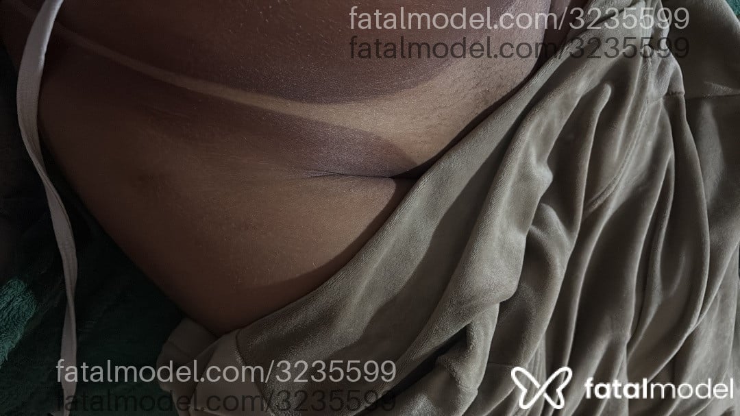 Acompanhante mulher trans morena (o) de olhos verdes - ángel Azevedo