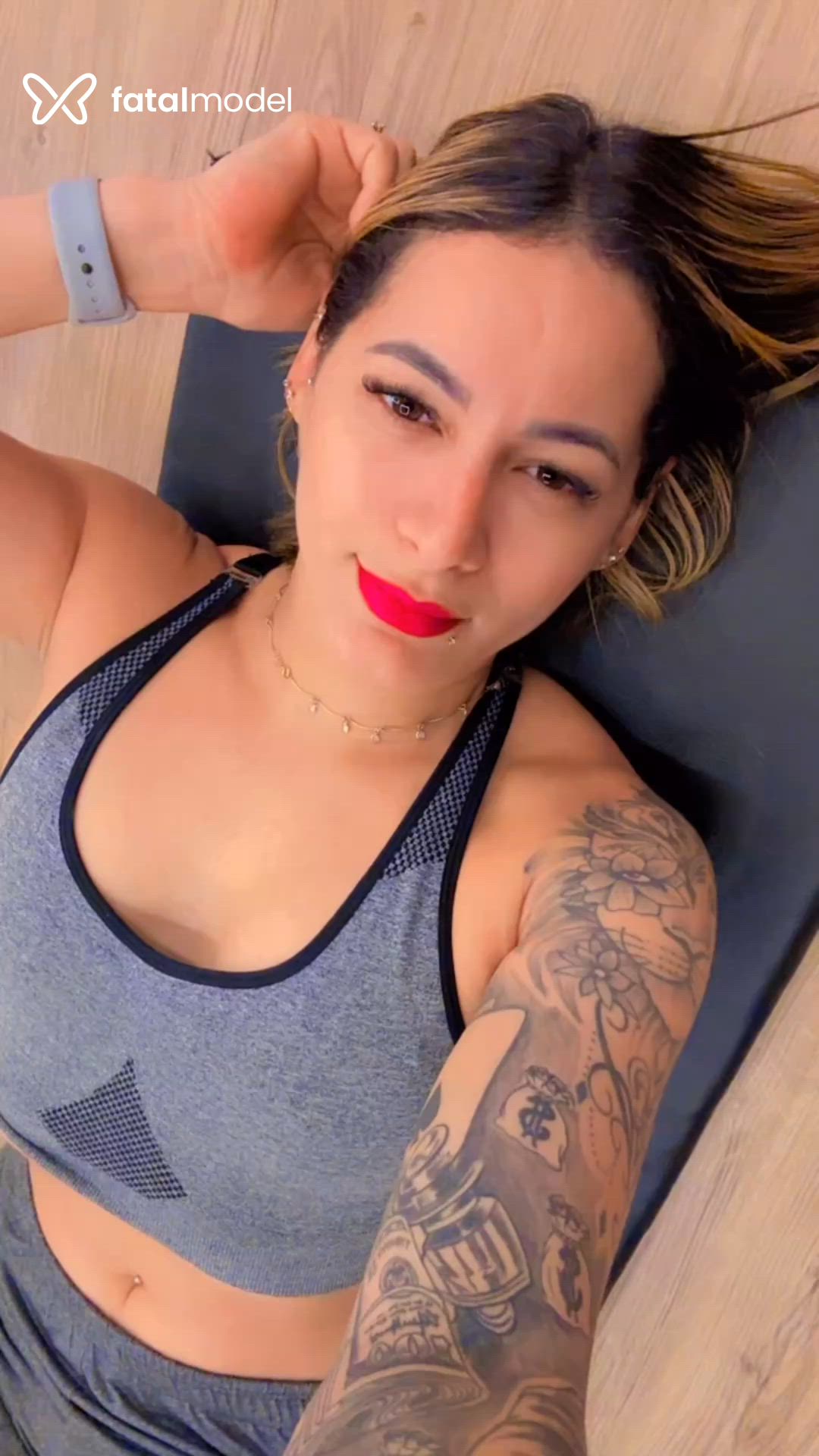 Acompanhante mulher loira (o) de olhos mel - Rebeca