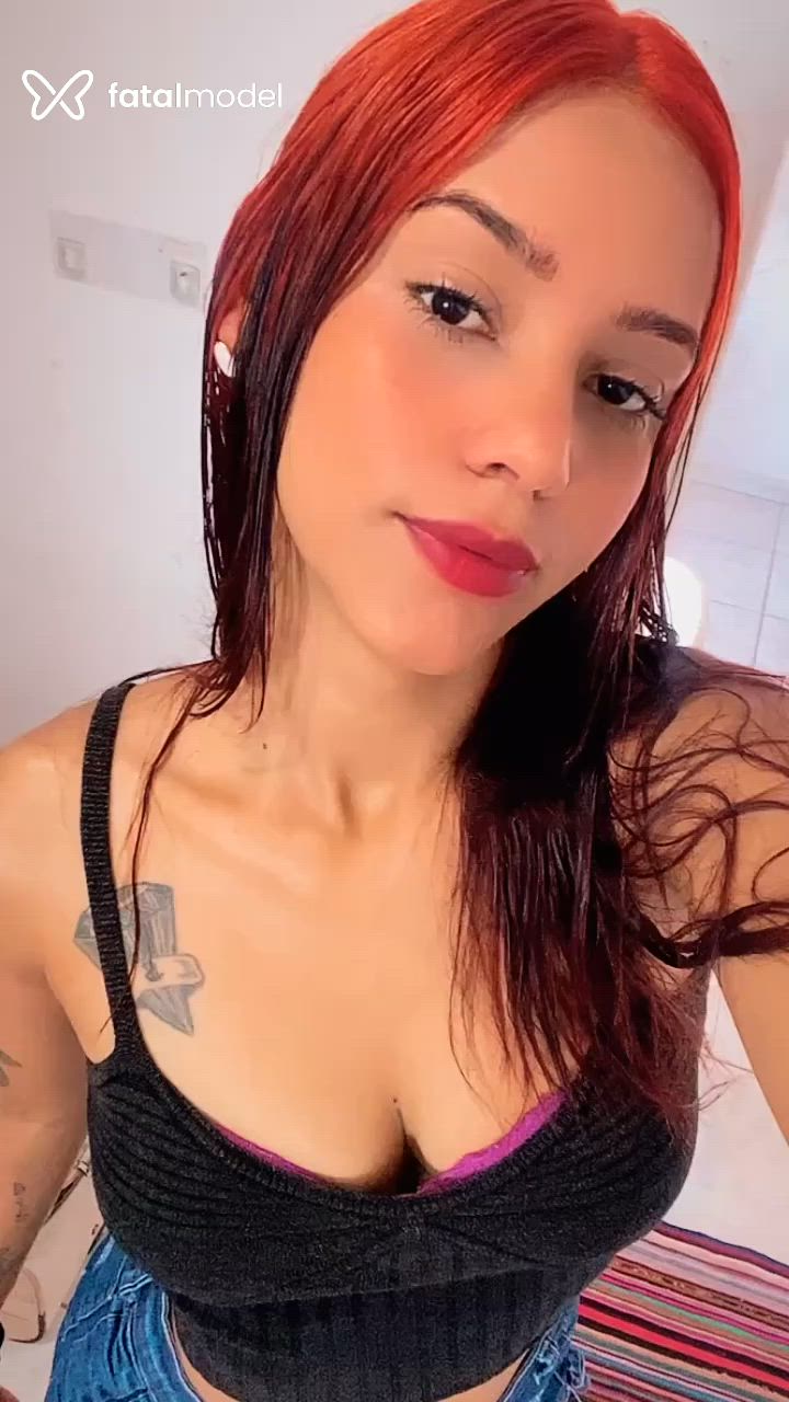 Acompanhante mulher ruiva (o) de olhos castanhos - Patizinha