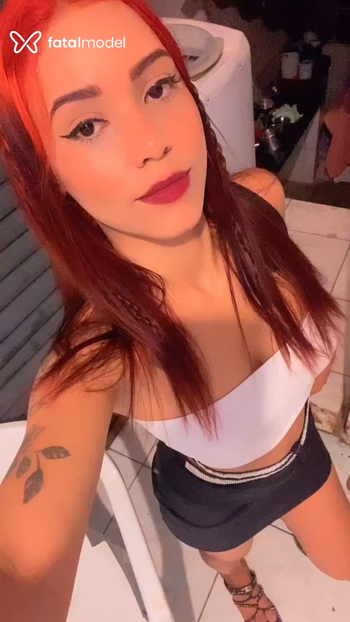 Acompanhante mulher ruiva (o) de olhos castanhos - Patizinha