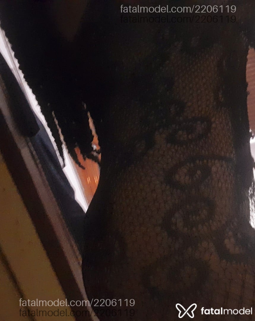 Acompanhante mulher morena (o) de olhos pretos - Estrela