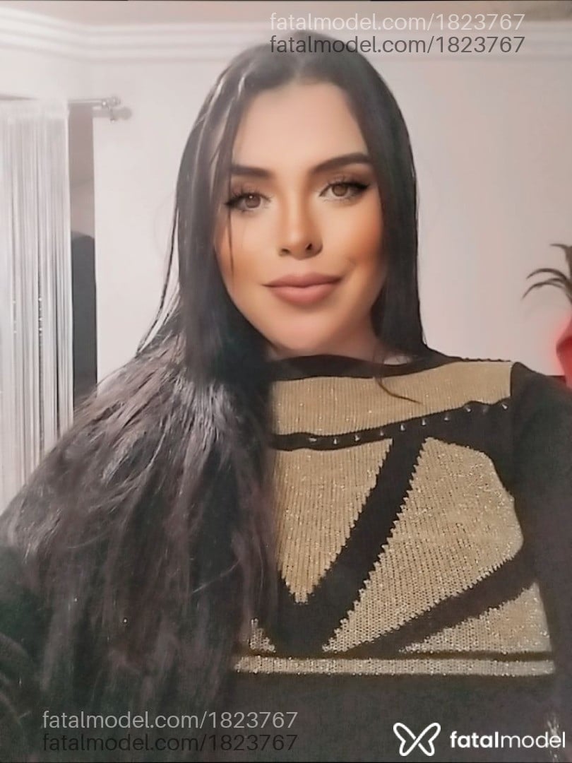 Acompanhante mulher trans morena (o) de olhos castanhos - Alicia