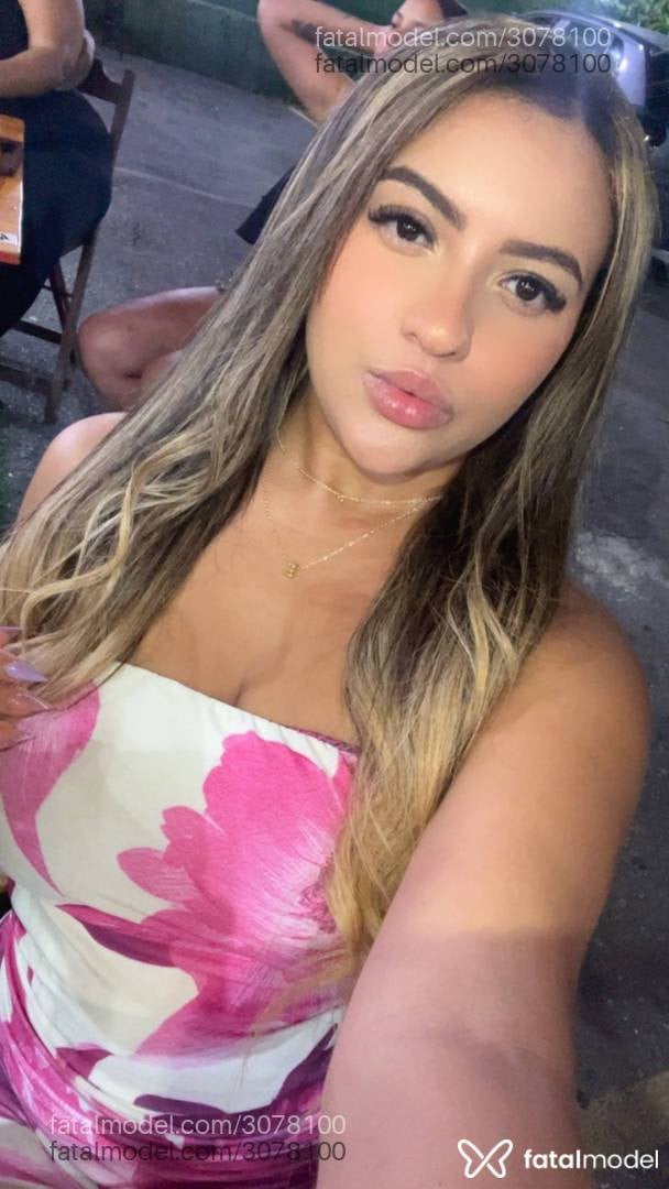 Acompanhante mulher morena (o) de olhos castanhos - Sofia