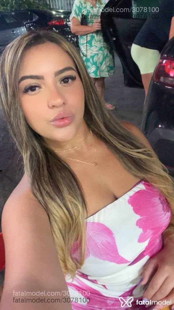 Acompanhante mulher morena (o) de olhos castanhos - Sofia