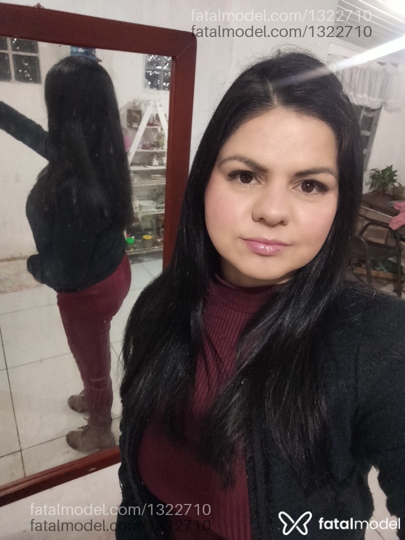 Acompanhante mulher morena (o) de olhos castanhos - Carol