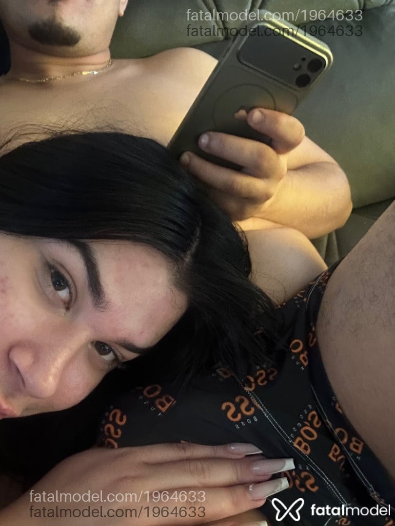 Acompanhante mulher trans morena (o) de olhos castanhos - Heloisa