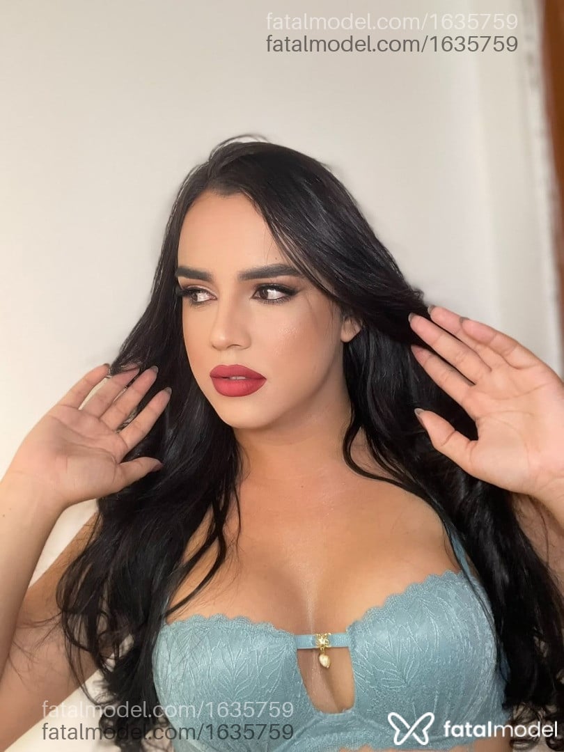 Acompanhante travesti morena (o) de olhos pretos - Laura