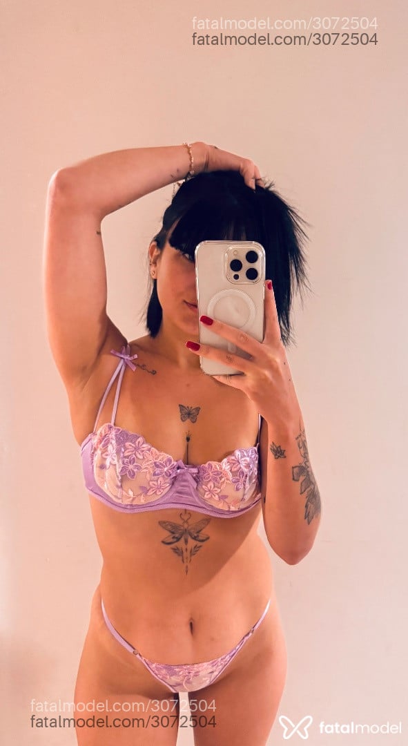 Acompanhante mulher morena (o) de olhos mel - Amanda