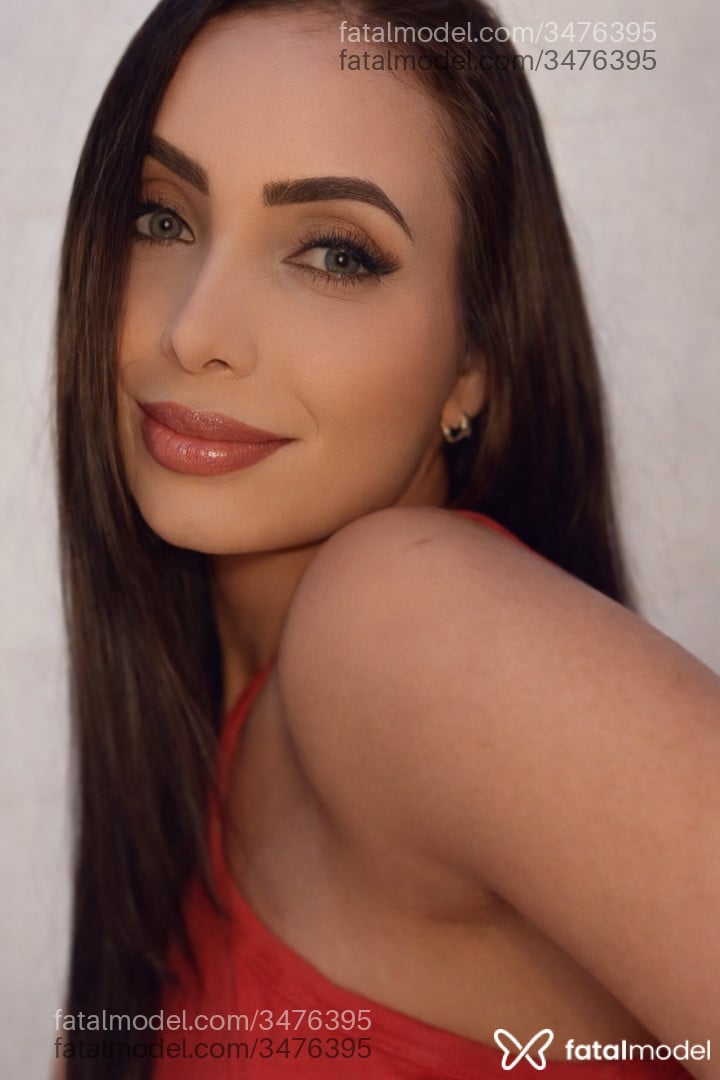 Acompanhante mulher morena (o) de olhos verdes - Luara