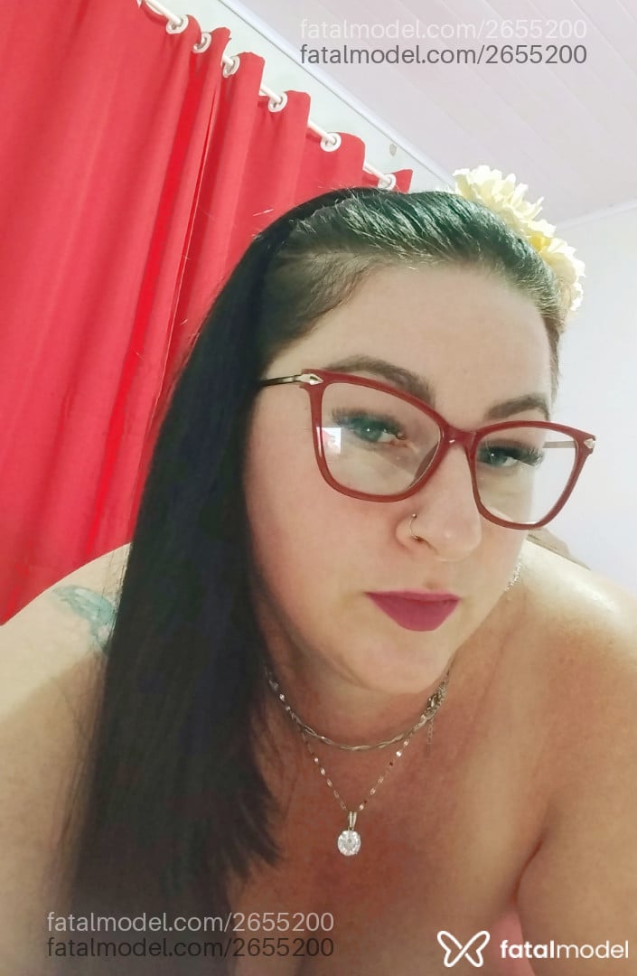 Acompanhante mulher morena (o) de olhos verdes - Ruby Acompanhante mulher morena (o) de olhos verdes - Ruby