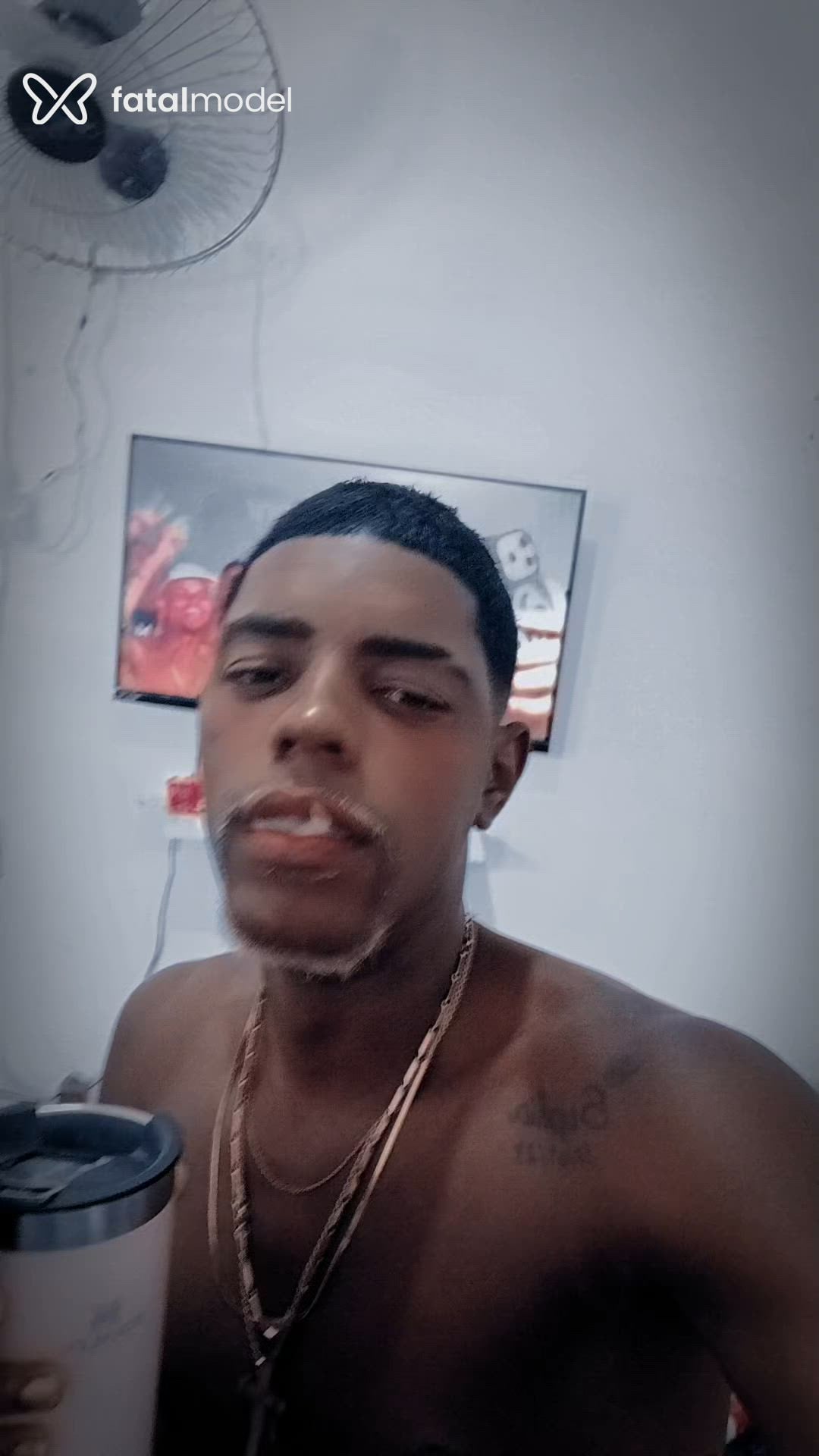 Acompanhante homem morena (o) de olhos pretos - Talarico