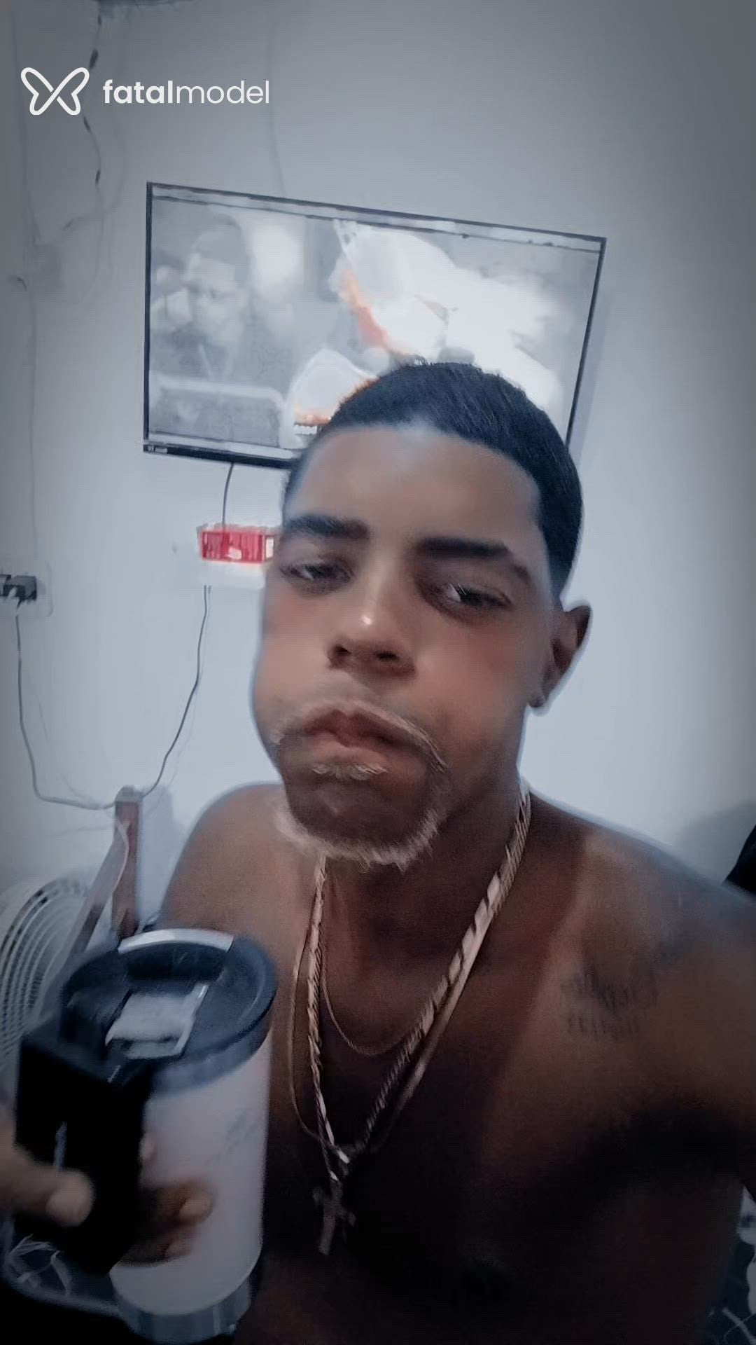 Acompanhante homem morena (o) de olhos pretos - Talarico