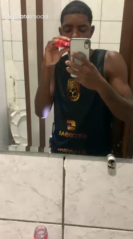 Acompanhante homem morena (o) de olhos pretos - Talarico