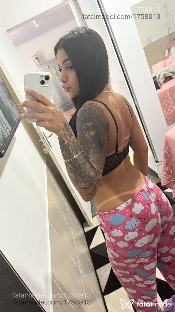 Acompanhante mulher morena (o) de olhos castanhos - Rebeca
