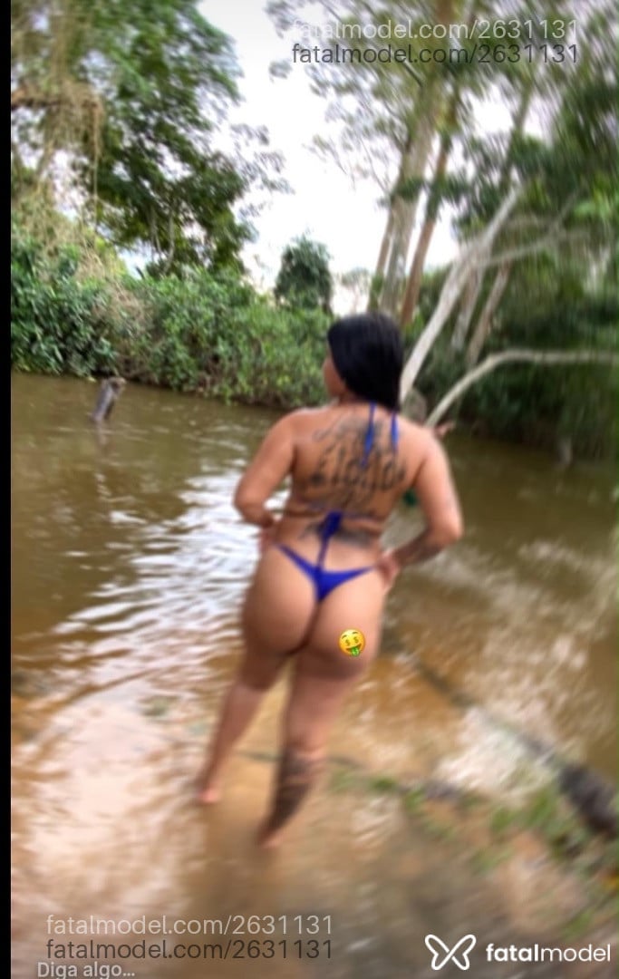 Acompanhante mulher morena (o) de olhos castanhos - Lívia