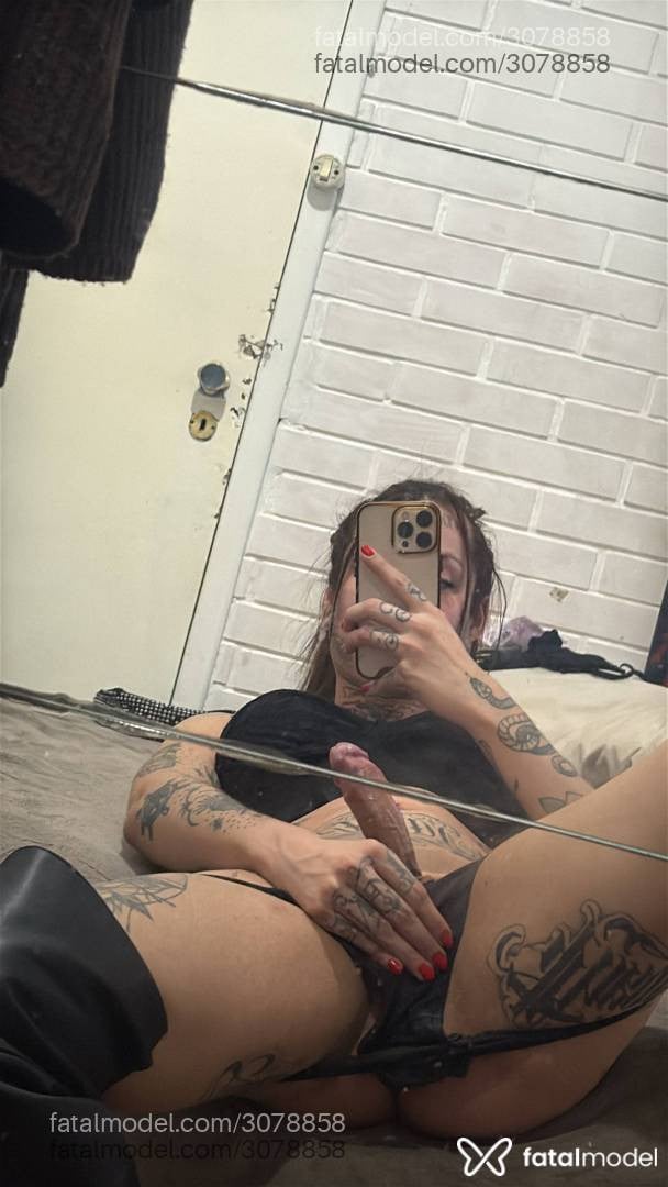 Acompanhante mulher trans morena (o) de olhos castanhos - Jullia Carvalho