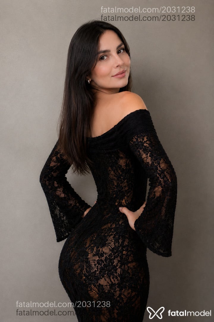 Acompanhante mulher com cabelo castanho de olhos castanhos - Anna Lívia