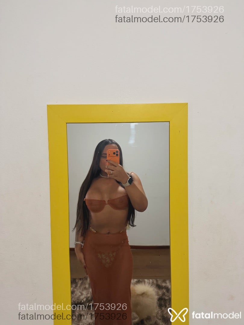 Acompanhante mulher trans morena (o) de olhos castanhos - Emily Suzuki