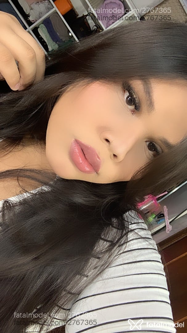 Acompanhante mulher trans morena (o) de olhos pretos - Isabelly Acompanhante mulher trans morena (o) de olhos pretos - Isabelly