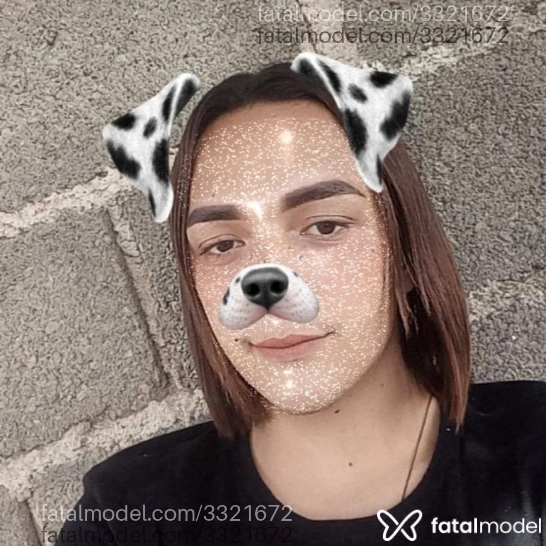Acompanhante mulher trans com cabelo castanho de olhos castanhos - Thalita