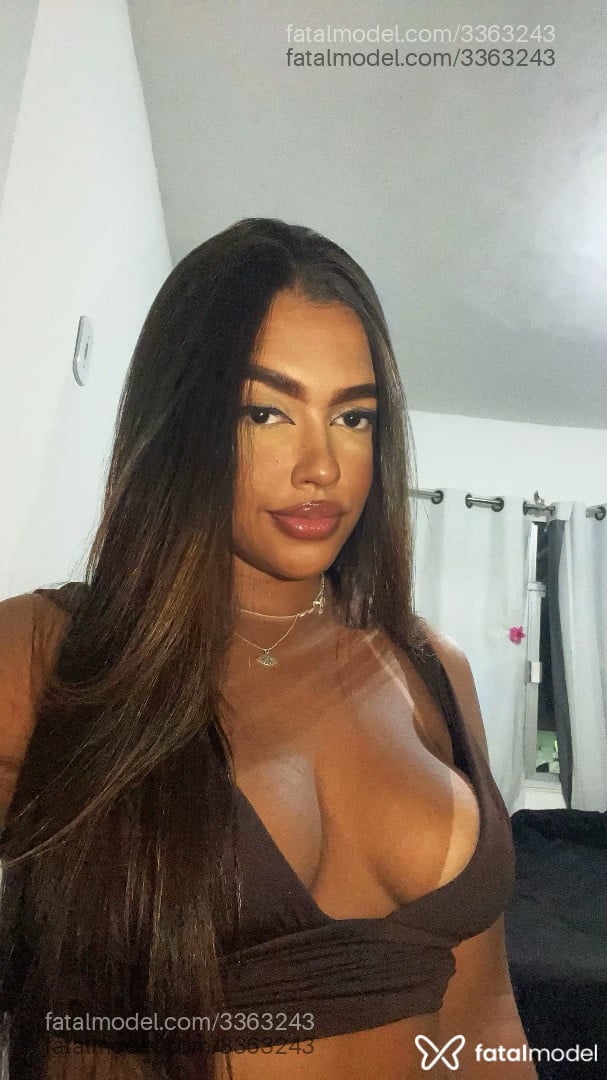 Acompanhante mulher com cabelo castanho de olhos castanhos - Melissa