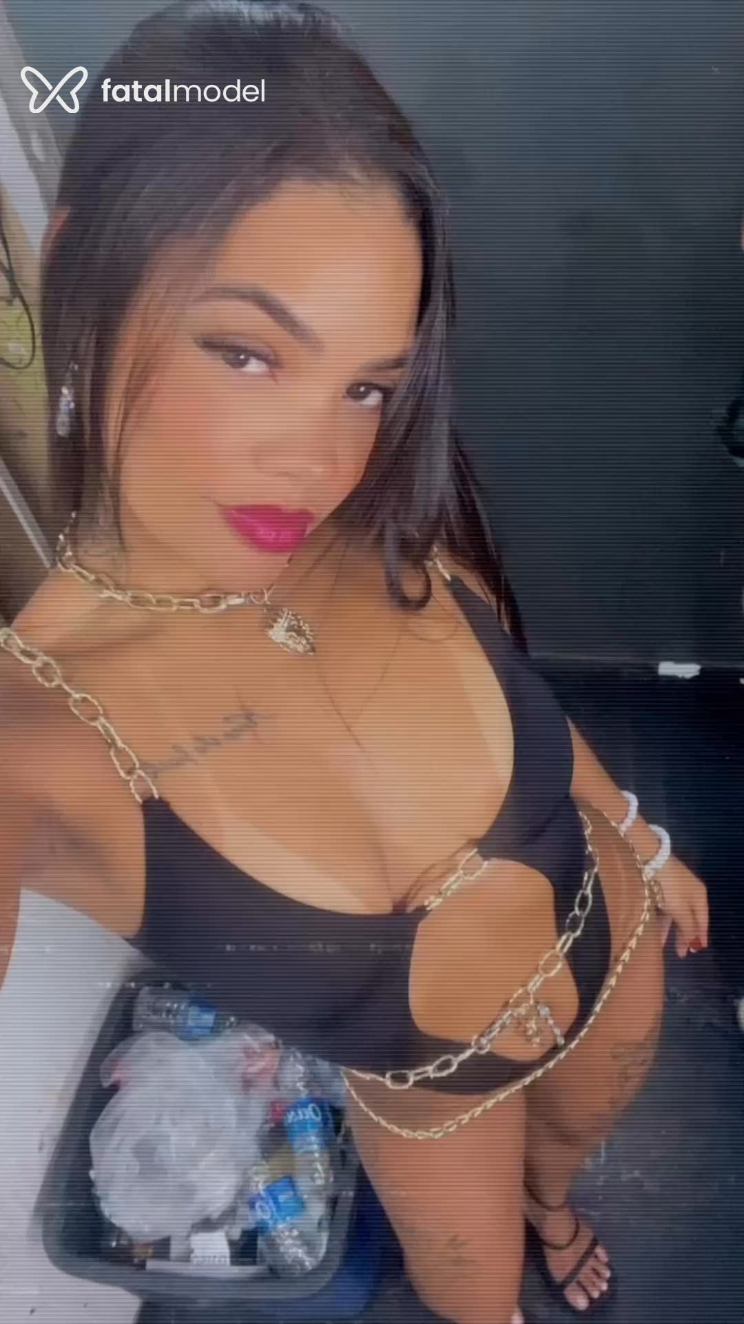 Acompanhante mulher morena (o) de olhos pretos - Camilly Acompanhante mulher morena (o) de olhos pretos - Camilly