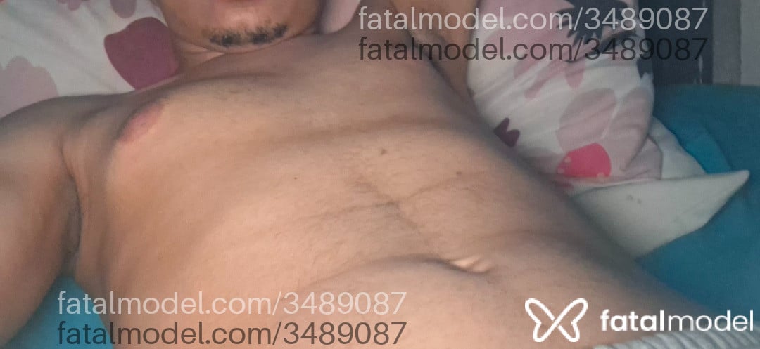 Acompanhante homem com cabelo castanho de olhos pretos - Daniel Baiano