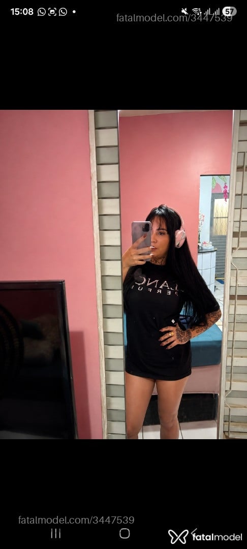 Acompanhante mulher morena (o) de olhos pretos - Julia Castro